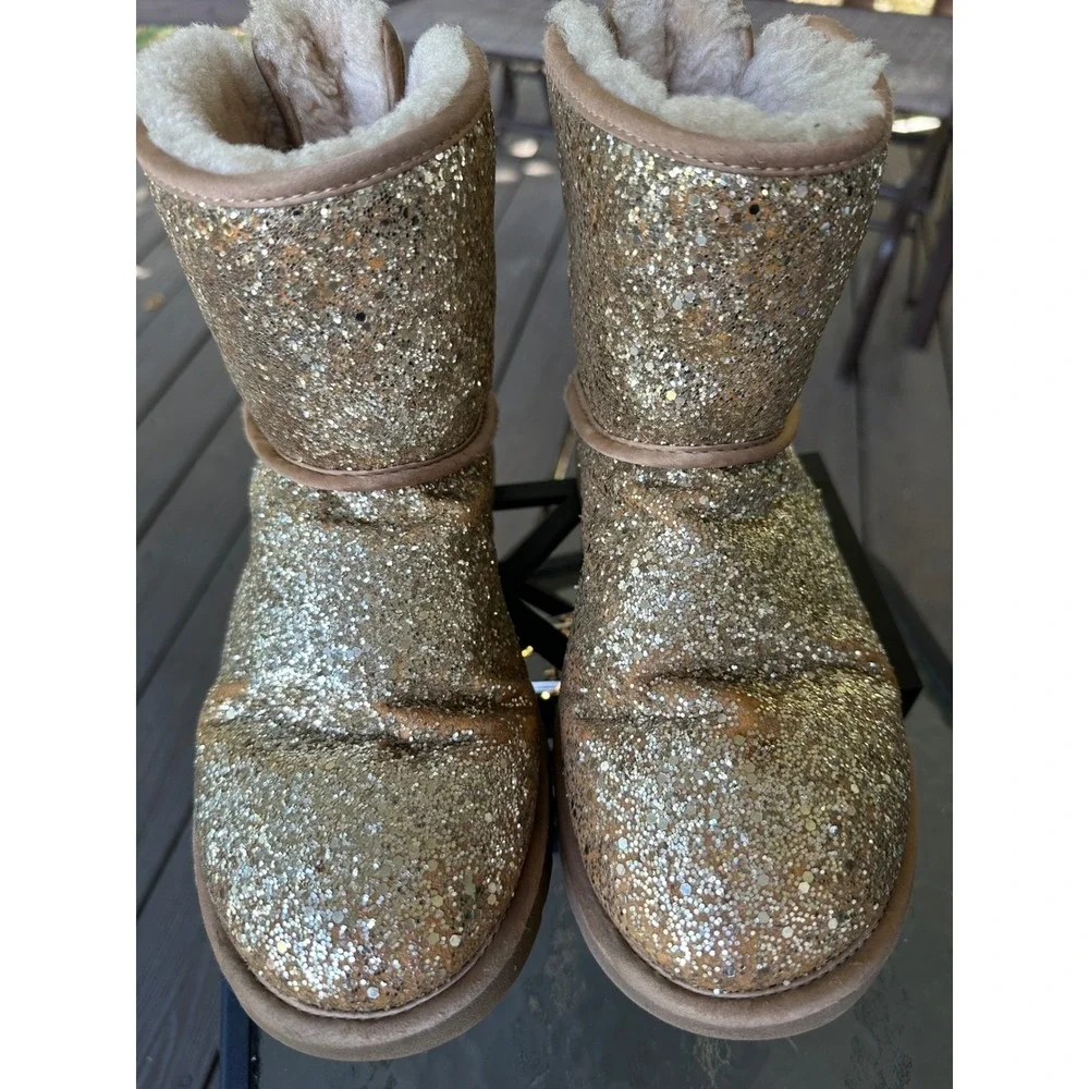 UGG Australia Glitter Mini Bailey Bow II Boots‎ Gold Shimmer Sparkle Size 7